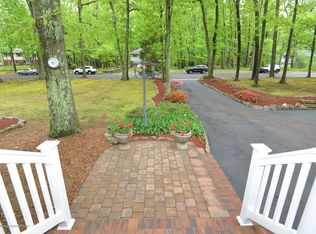 2 Wendy Ln, Marlboro, NJ 07746