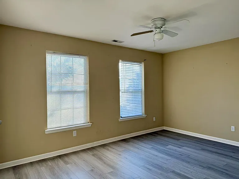 515 Cedarmont Dr — Photo 10