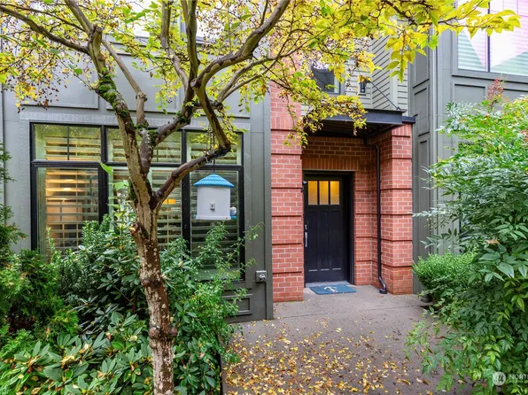10575 NE 12th Place, Bellevue, WA 98004