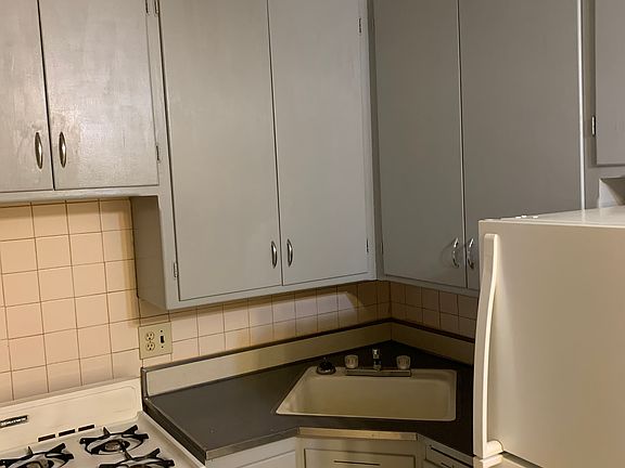 5th image of 4175 N 35th St APT 10