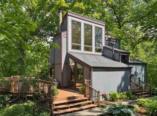 2520 Sugar Bottom Rd NE, Solon, IA 52333