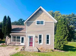 306 W 6th St, Clare, MI 48617