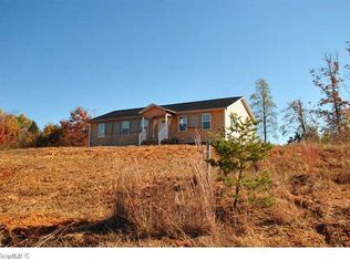 4 Maple Ridge Dr, King, NC 27021