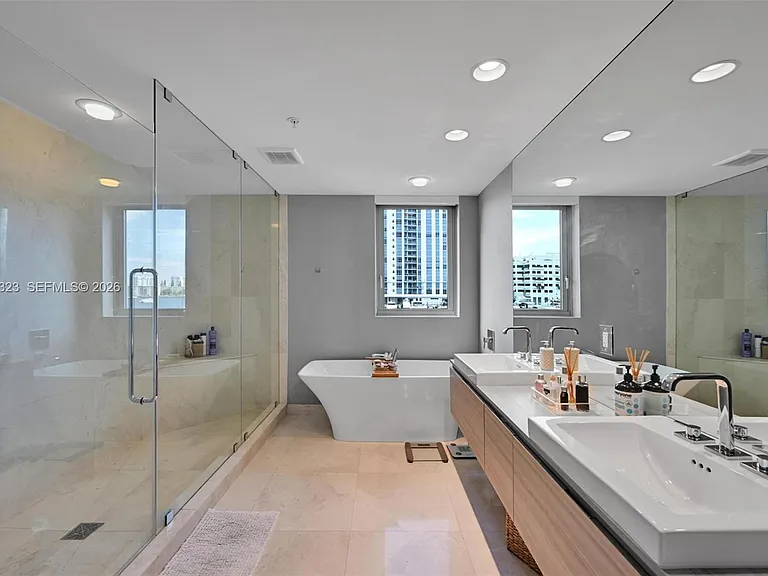 17111 Biscayne Blvd #207 — Photo 17