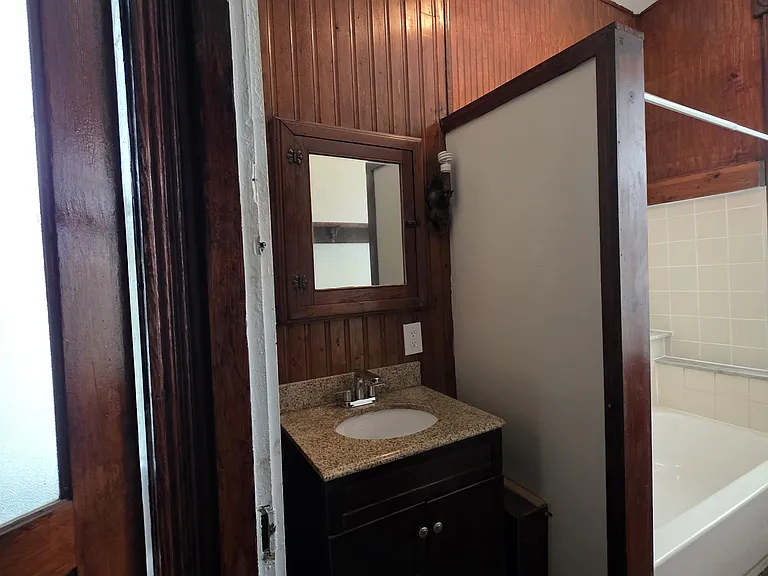 3140 Woodburn Ave — Photo 16