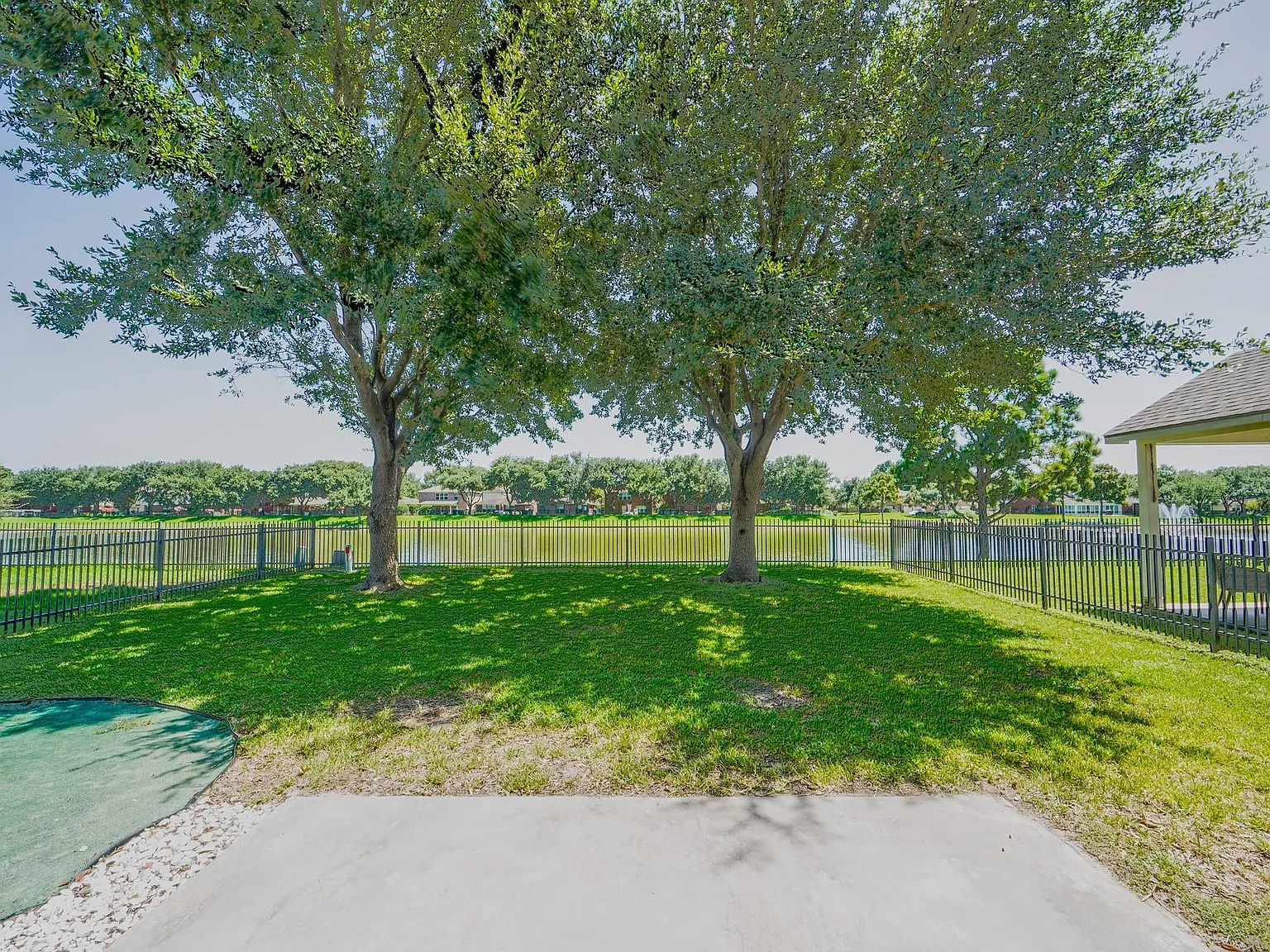 4 bed, 2.5 bath, 2180 sqft, $2,100 — Photo 3