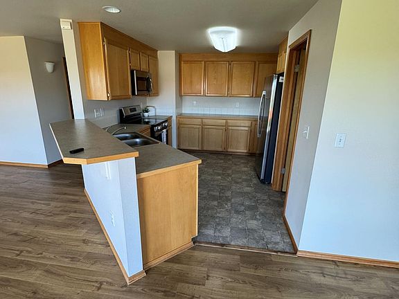5th image of 1609 W Naches Ave