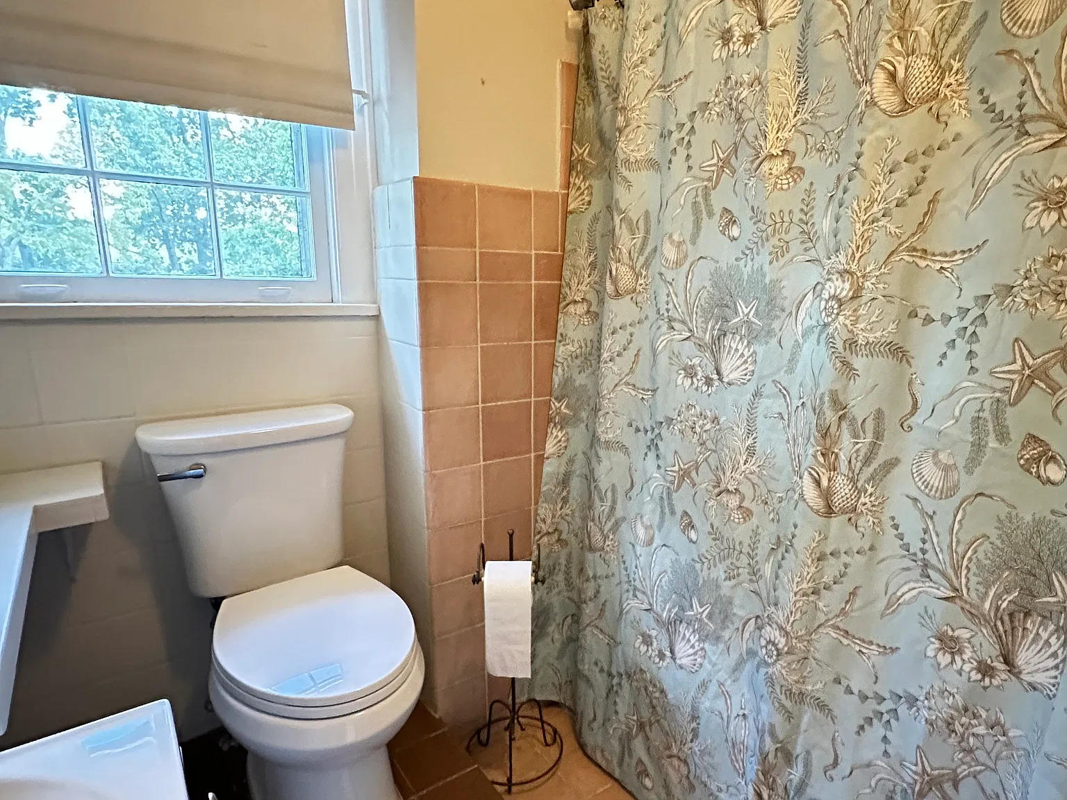 1728 N Observatory Dr — Photo 4