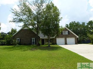 410 Purple Finch Dr, Pooler, GA 31322