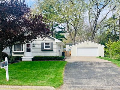 6916 Vernson Dr, Lansing, MI, 48911