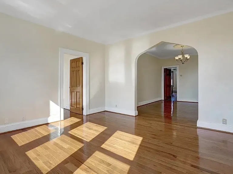 270 Stevens Ave — Photo 6