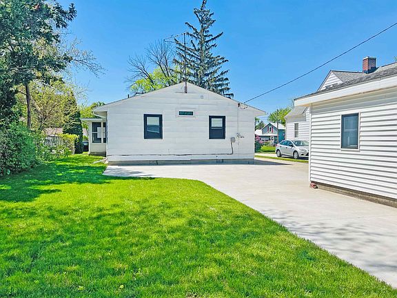 5th image of 1706 Helen St