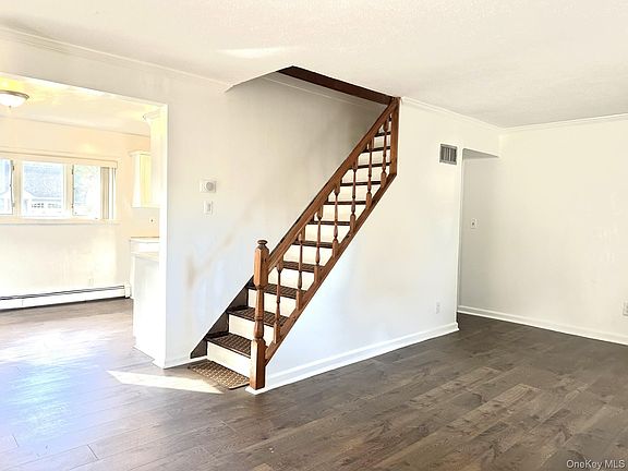 5th image of 27 Collins Rd