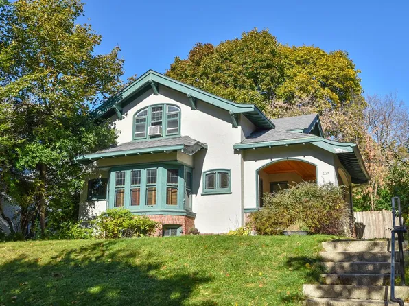 2226 East Newton AVENUE, Shorewood, WI 53211