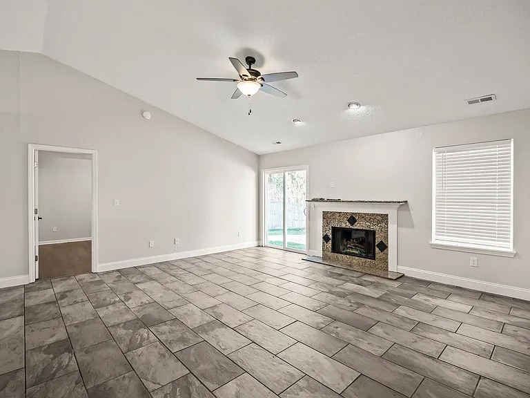 438 E Pine Ridge Dr — Photo 5