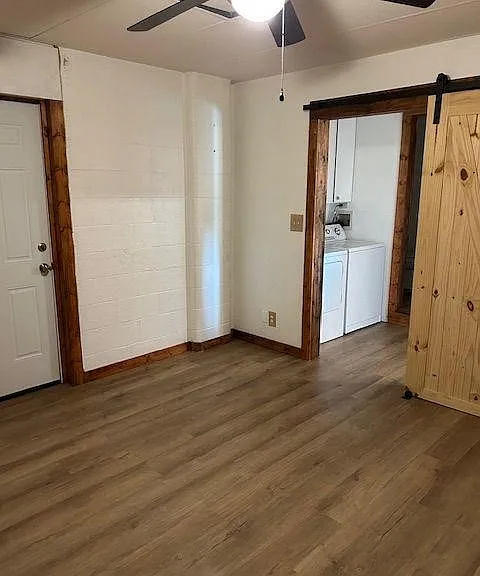 633 N Commercial St — Photo 8