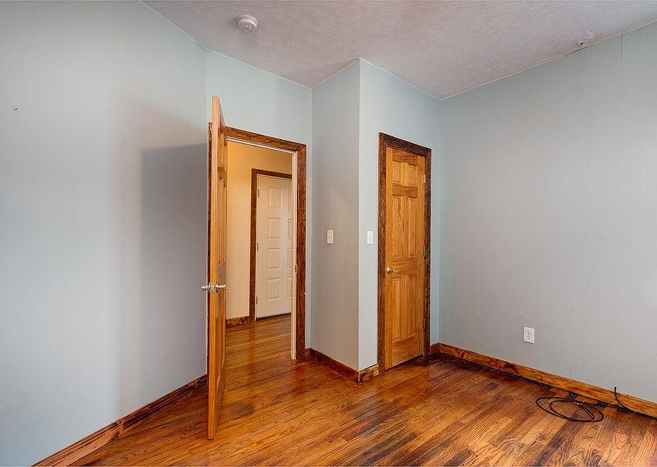 17201 Grovewood Ave Cleveland, OH, 44119 Apartments for Rent Zillow