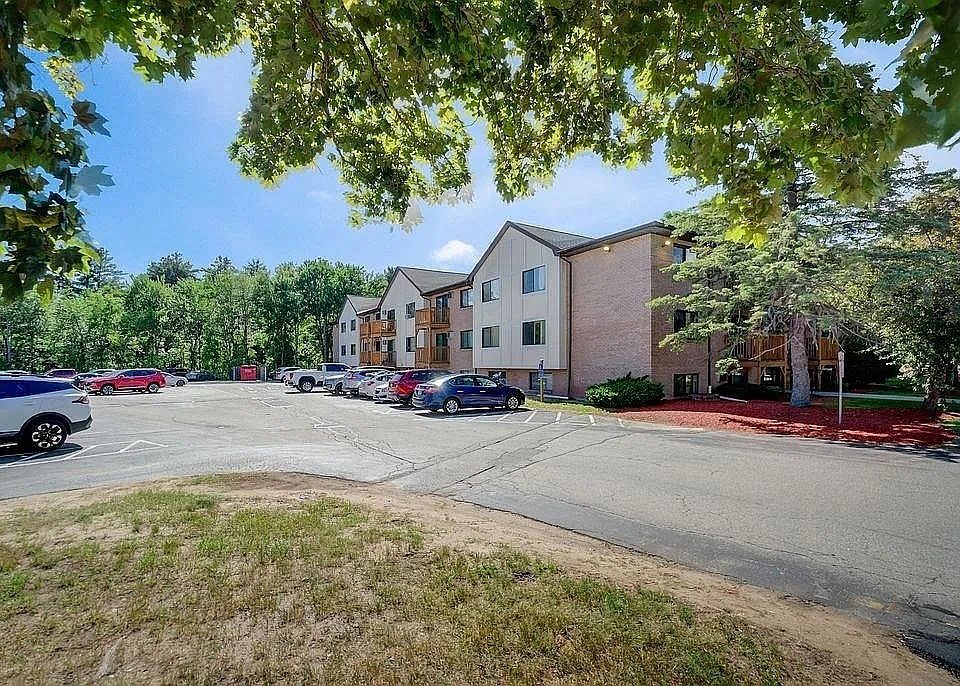 1st image of 5 Lancelot Ct APT 2