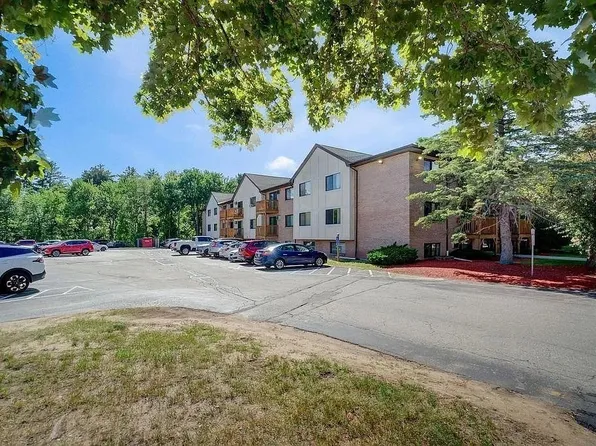 5 Lancelot Ct APT 2, Salem, NH 03079