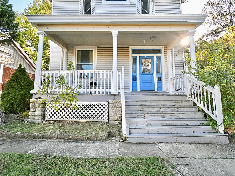 962 Hawthorne Ave #2 — Photo 2