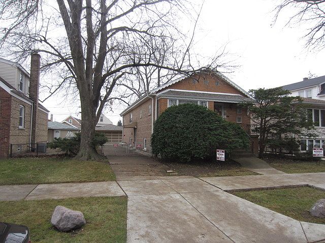 2nd image of 3627 W 56th Pl