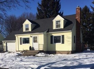 36 Garden Ln, Rochester, NY 14626