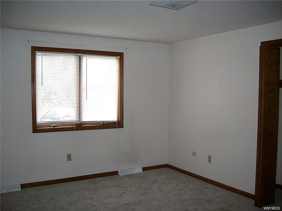 4th image of 2184 Violet Cir APT 3