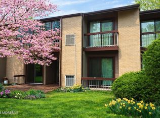 3 Eastport Ct, Red Bank, NJ 07701