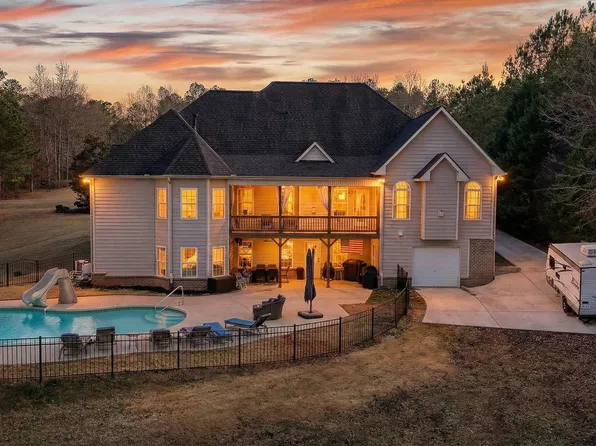 32 River Rapids Dr, Forsyth, GA 31029