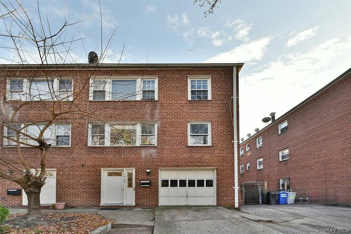 166-30 Gothic Drive photo 1