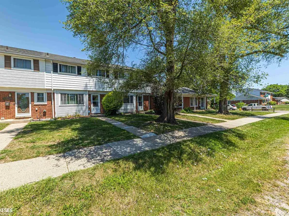 20235 Abrahm St, Clinton Township, MI 48035