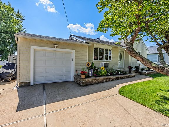 4th image of 148 Birs Avenue