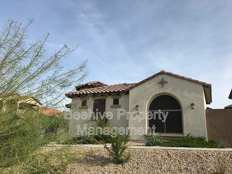 3 bed, 2.0 bath, 1769 sqft, $2,099 — Photo 3