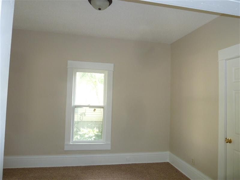 2nd image of 401 E Livingston Ave