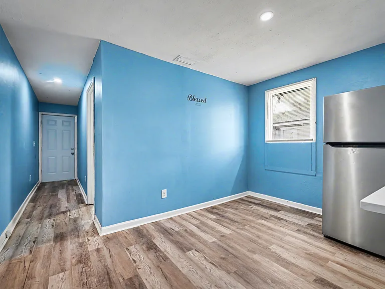 250 Vernis Ave — Photo 18