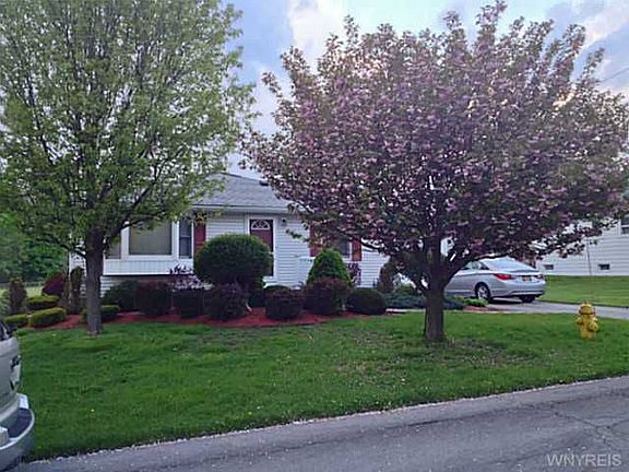 3rd image of 86 Louis Ave