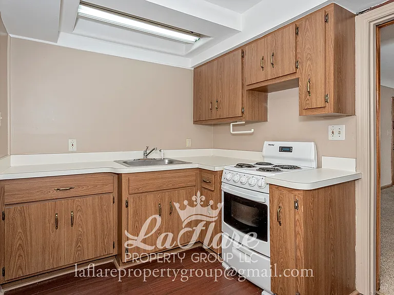 1612 Berdan Ave #2 — Photo 4
