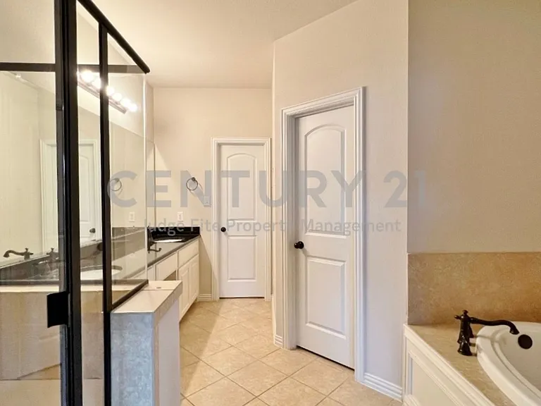 2500 Rockbrook Dr #40 — Photo 16