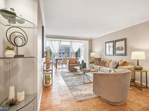 730 24th St NW #701/702, Washington, DC 20037