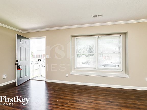 4th image of 306 Mount Olive Dr