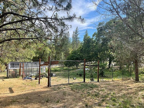 80x110 ft Garden w/ irrigati