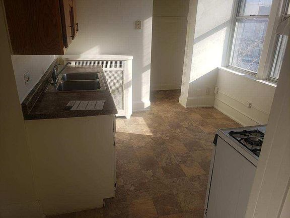 3rd image of 7232 W Greenfield Ave