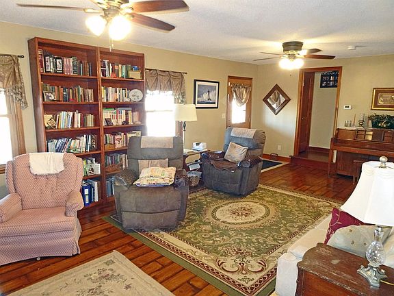 3rd image of 1202 450th St