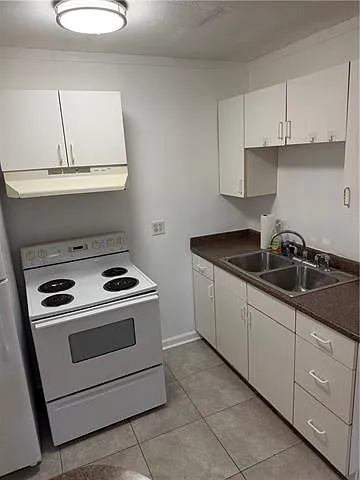 200 Houma Blvd — Photo 11