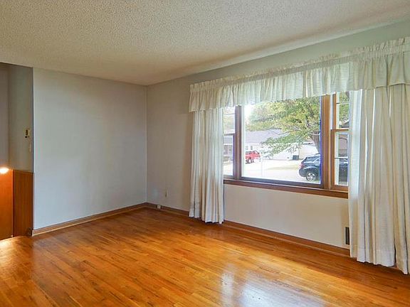 3rd image of 4325 S Saville Ave