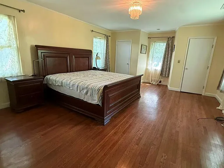 10 Hampton Rd — Photo 3