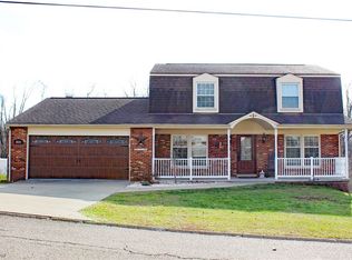 854 Donegal Dr E, Follansbee, WV 26037