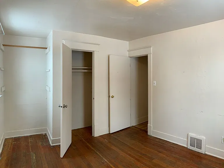 5028 N Nelson St — Photo 9