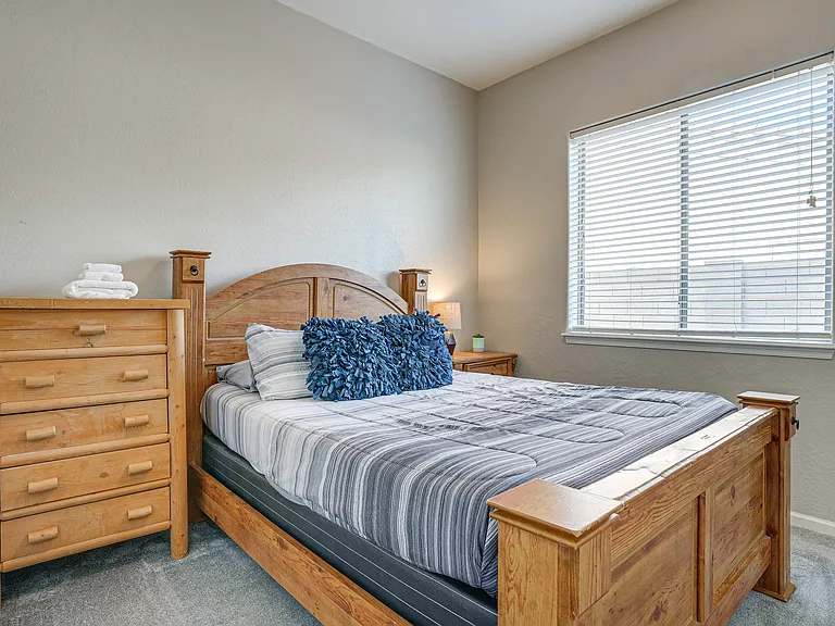 13387 W Coronado Rd — Photo 26