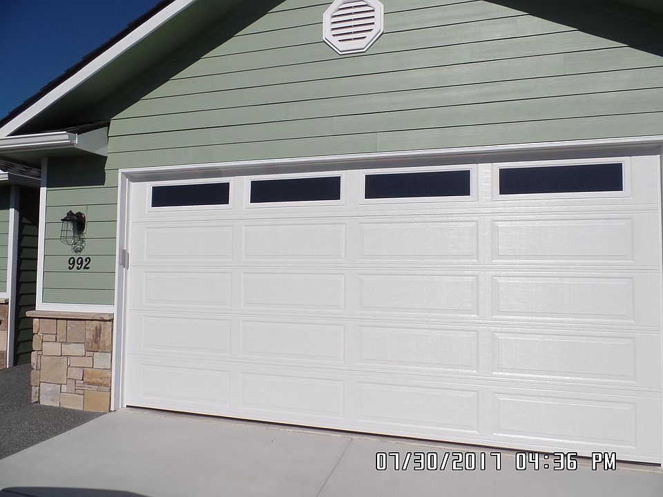 1st image of 992 N Oliver Ln